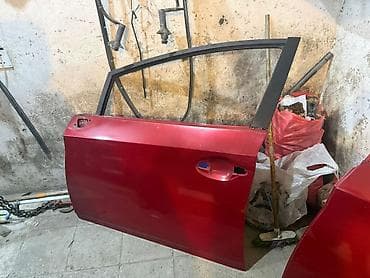duymələr: Sol arxa, Toyota 30, 2012 il, Yaponiya, Ünvandan götürmə — 2