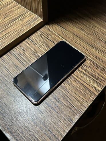 telefon ekran şəkilləri: Samsung Galaxy S22, rəng - Gümüşü, Simsiz şarj — 5