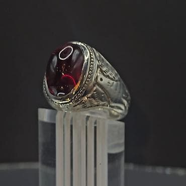 Üzük, Gümüş, Yaqut — 2