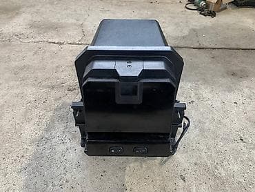 hava fen: Məhsul:S klassw221 ucun mərkəzi qolaltı soyuducu/konsol buzdolabı — 2