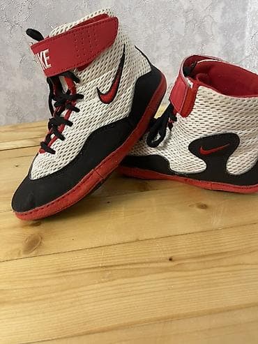 rezin botlar: Nike uşaq üçün basketbol üslubunda hündürkedsilər - Model: Nike — 1