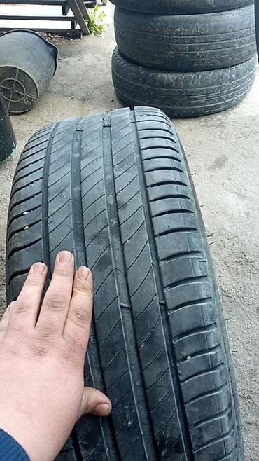 nıssan: Şin Michelin 245 / 45 / R 19 — 4