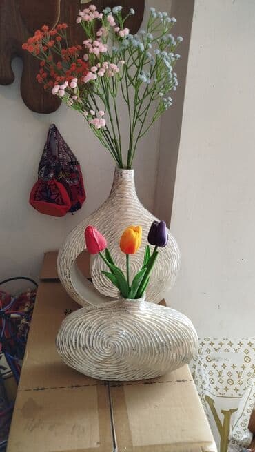 lale gülü: Bir vaza — 4