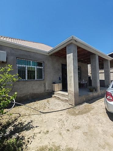 1 mərtəbəli fərdi yaşayış evi - Geniş həyətli, eyvanlı ev. Eyvana iki