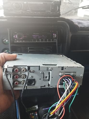 arxa manitor: Maqnitol, JVC, AUX — 4