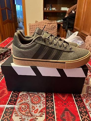 cantalar: Amerikadan gəlib ölçüsü uyğun olmadığı üçün satıram
Ölçü 42 — 1