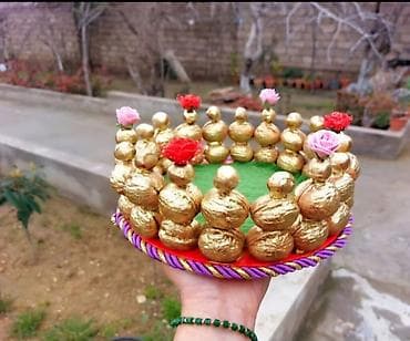 Yeni il əl işləri / Novruz xonçaları. Qoz, fındıqdan. Diametr 20 /