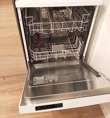 Duxovkalar: Qabyuyan maşın – tam ölçülü, ağ rəng Xüsusiyyətlər: - Tam ölçülü — 1