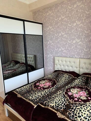 naximovda satilan evler: Sumqayıt şəhəri,Bulvar küçəsi, Krstalda dəniz panaramalı əşyalı 3 otaq — 2