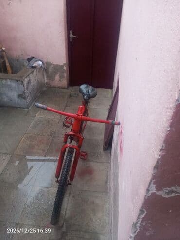 velosiped ehtiyyat hissələri: Qırmızı şəhər/mtb tipli velosiped - Güclü polad gövdə, tam qırmızı — 2