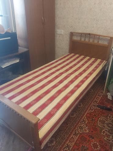 Digər: Taxta tək nəfərlik çarpayı. Üst hissəsi taxtadır. ilgəklə keçirilir — 1