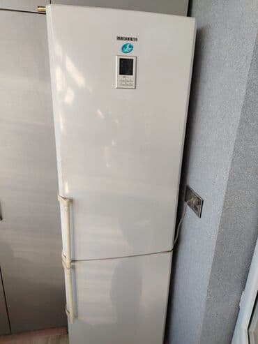 Samsung soyuducu - Rəng: ağ, klassik dizayn - Üstdə soyuducu, altda