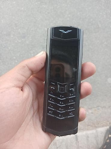 Vertu rəng - Qara, Düyməli