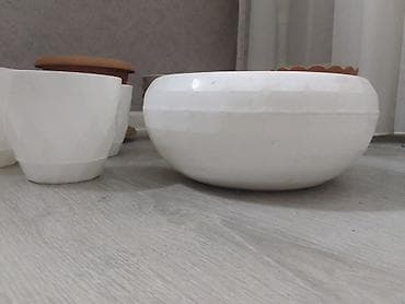 dibçək gül: Plastik güldanlar və saksılar dəsti Hamsi bir yerdə 10 manat.050 670 — 7