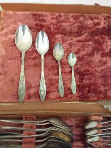 süfrə modelləri: Qədimi qaşıq dəsti – müxtəlif ölçülərdə, qutulu - Tərkib: böyük — 3