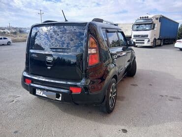 volkswagen touareg qiymeti: Kia Soul: 1.6 l | 2009 il Krossover — 4