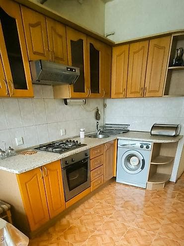 Səməd Vurgun bağı ilə üz bə üz 5 mərtəbəli Stalinka binanın 4-cü — 10