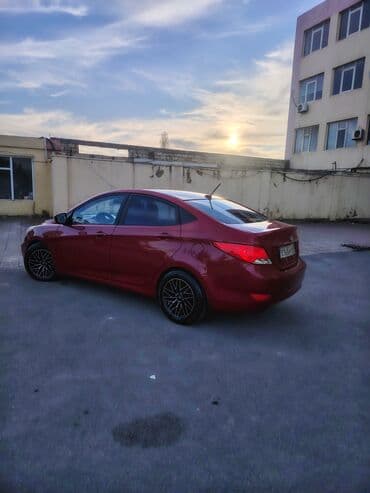 kia ceed 2010: Hyundai Accent: 1.6 l | 2016 il Sedan — 3