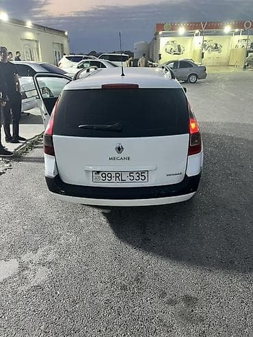 Nəqliyyat: Renault Mégane II Grandtour (universal), ağ rəngli. Qiymede endirim — 5