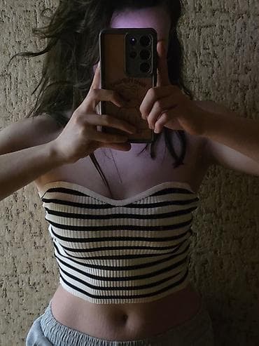 nike tech: Zolaqlı strapless trikotaj top - Model: qolsuz, çiyinləri açıq — 2