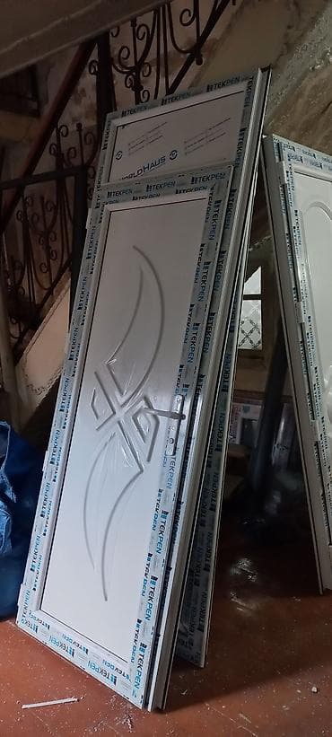 yeni il suvenirləri: Plastik qapilar -90 azn Dekor qapilar - 130 azn Kombi wkaflari- 80 — 9