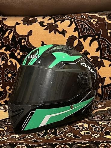 motosikle: AXX tam üzlü motosiklet dəbilqəsi - Rəng: qara-yaşıl, ağ aksentli — 2