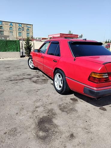 Mercedes-Benz 200: 2 l | 1991 il Sedan — 7