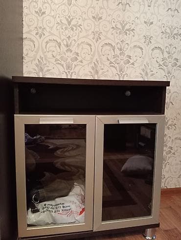 məbel: İşlənmiş, Düz TV altlığı, Polkalı, Şüşəli — 1