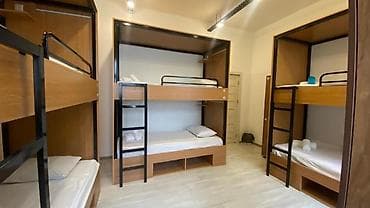 kira: Hostel tipli yataqxana otaqları – çoxnəfərlik yerləşmə Təsvir: - — 1