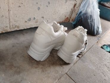 narıncı qadın krossovkaları: 35 35.5 razmer ayaqqabı — 3