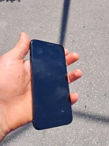 iphone 9 mini: IPhone 11 Pro, Matte Midnight Green, Face ID — 2