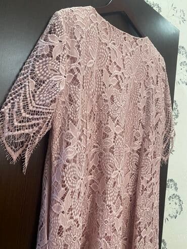 boyuk bədən ziyafət geyimləri: Pudra-çəhrayı rəngdə, qısaqol zərif krujeva paltar. - Üst hissə: sıx — 3