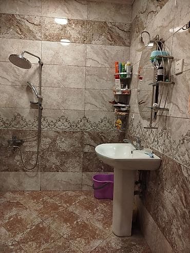 Гаражи: 📍 Ünvan: Qaraçuxur qəs. 2.2 sot torpaq sahəsində tikilmiş, 2 — 10