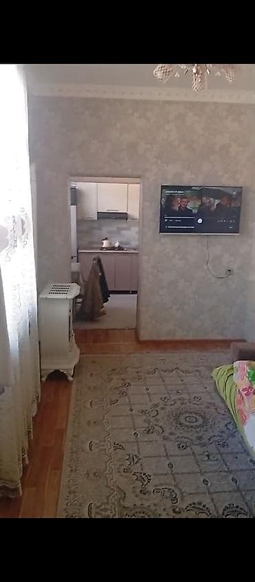 qobu yolunda ev: Qubanın mərkəzində vaqif küçəsində 1 həyətdə 2 ev satılır — 7