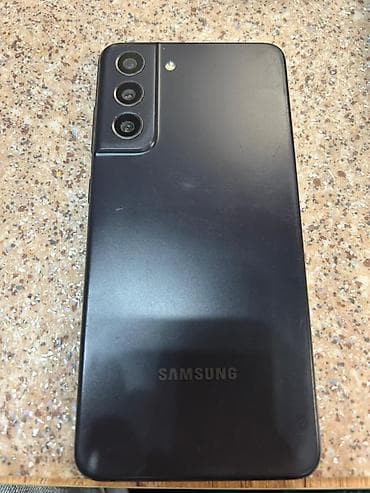 90 fps telefon: Samsung Galaxy S21 FE, 128 GB, rəng - Qara, Simsiz şarj — 2