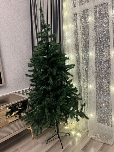 Süni güllər: Süni yolka ağacı - Realistik gövdə və sıx şaxələr: çoxsaylı budaqlar — 1