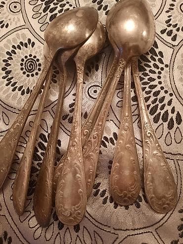 Köhnə üslubda bəzəkli stol qaşıqları dəsti. - Material: metal, üstü