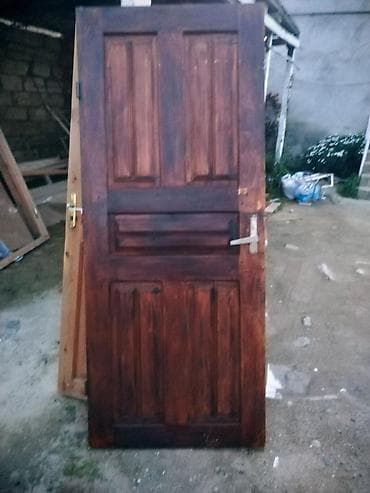 qoz qapı: Taxta giriş/otaq qapısı - Material: tam ağac (klassik massiv taxta — 1