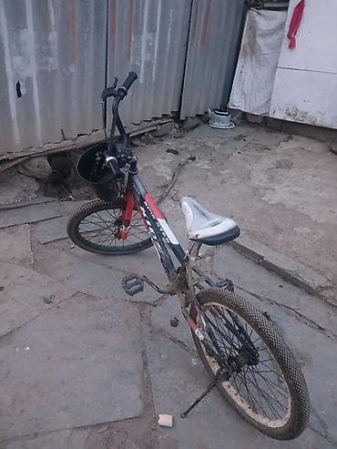 Uşaq/yeniyetmə velosipedi - Çərçivə: polad, BMX tipli dizayn -