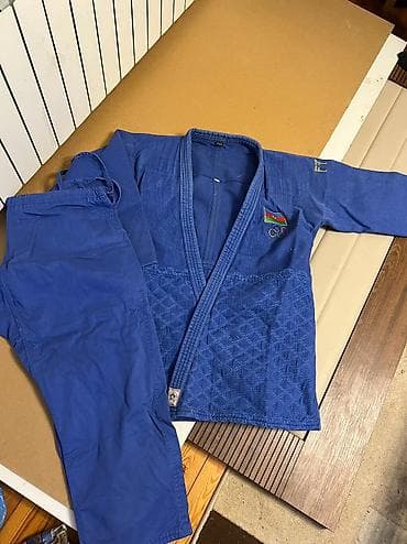 mikasa: Ag ve goy kimonolar var 160azn 1 ededi son qiymet Mizuno ve FF Olcu — 1