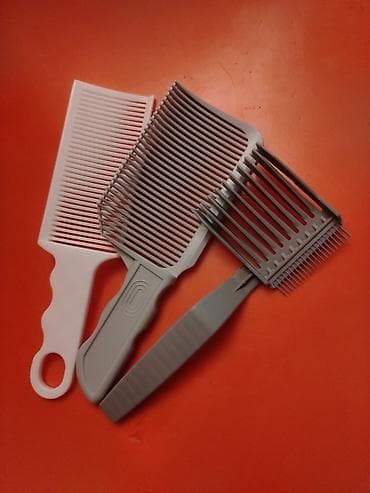 Plastik daraq dəsti – 3 ədəd Məhsul təsviri: - 3 müxtəlif tip daraq