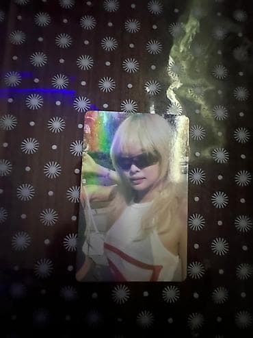 Məhsul: 2 ədəd toplanan fotokart seti *Jennie* Təsvir: - Ölçü — 2