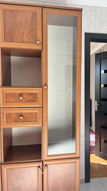 qedimi servant: İşlənmiş, Açılan, 1 qapı Düz dolab, Servant, Azərbaycan — 1