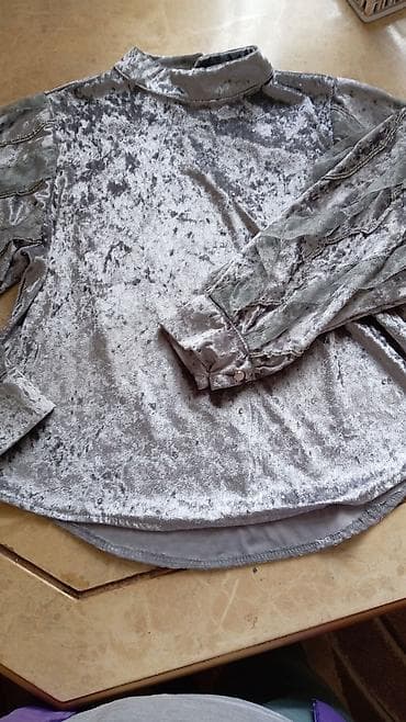 Gümüşü rəngli qadın bluzu - Material: məxmər/parıltılı velvet