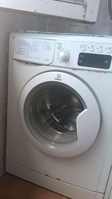 korpuslar: Indesit önyükləməli paltaryuyan maşın Zapcast kimi satilir. - Ön — 2