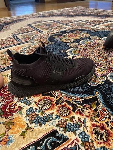 krosofka: BOSS brendli kişi krossovkası - Rəng: tam qara - Üst hissə — 2