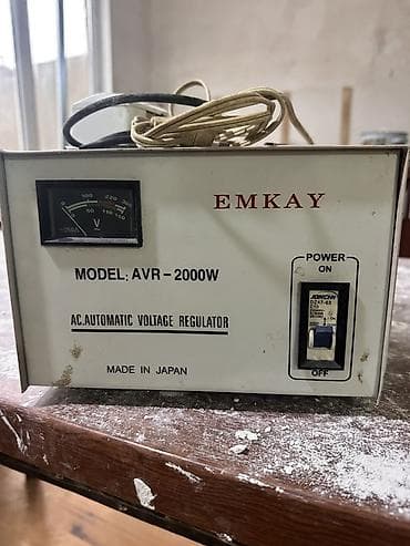 EMKAY AVR-2000W – AC avtomatik gərginlik stabilləşdiricisi