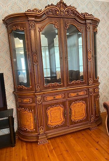 qulp: Klassik üslubda taxta yemək otağı dəsti - Tərkibi: güzgülü — 2