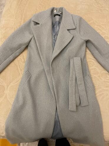 jaketler qadin ucun: Zərif boz rəngdə qadın palto - Kəsim: Dizə qədər uzunluqda, klassik — 1