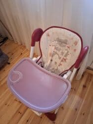 Uşaq yemək stulu - Rəng: ağ/bordo şassi, açıq bənövşəyi süfrə -